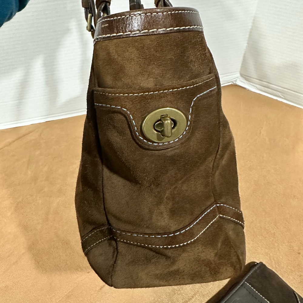 Coach Hampton Gallery Brown Suede Tote and Pouch - Picture 5 of 16